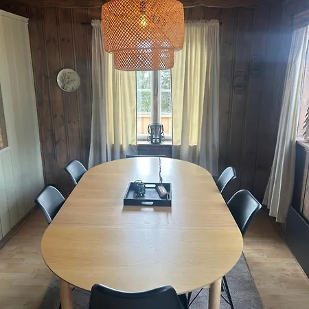 Koselig Med Bra Solforhold Pa Skeikampen Svingvoll